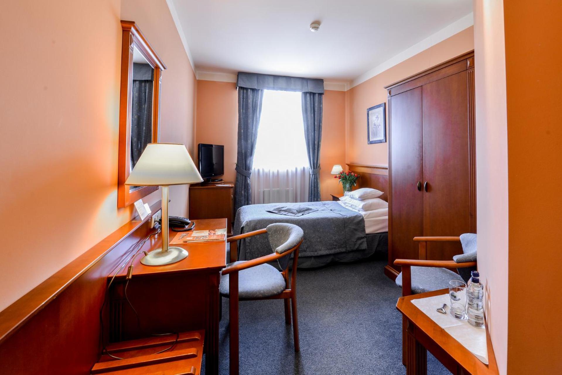 Single Room,1083651949:JPEG